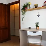 아파트 Mina House